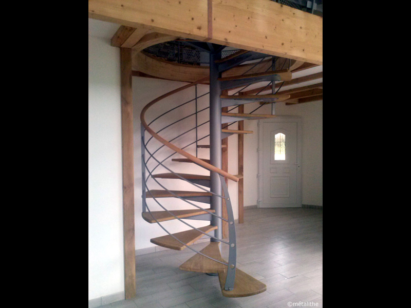 escalier helicoidal métal et bois